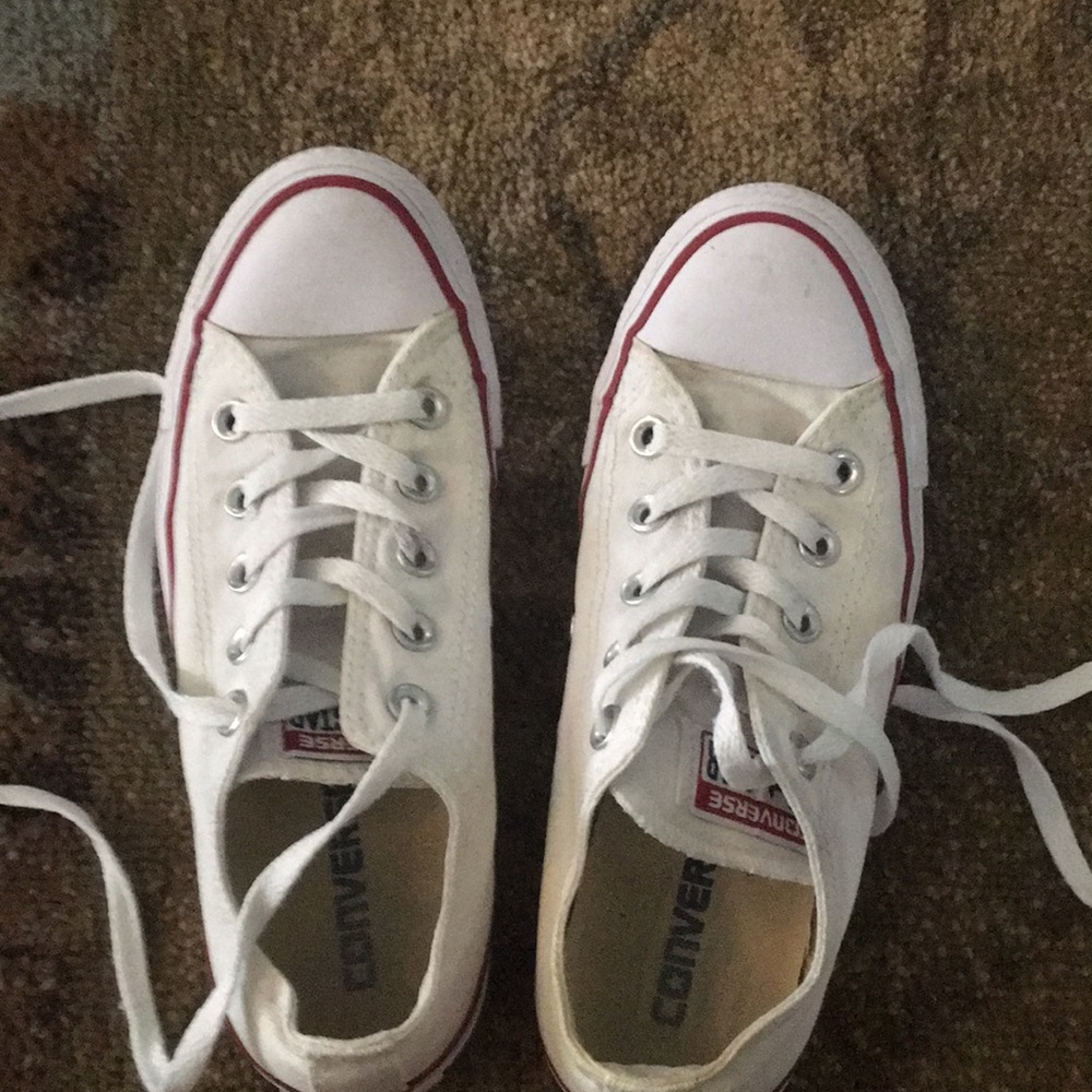 Converse women’s size 6